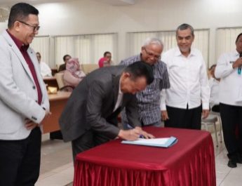 Pengukuhan Pengurus KAFE Unila Momentum Memperkuat Soliditas Serta Kontribusi Alumni Terhadap Kampus Dan Bangsa Pengukuhan Pengurus KAFE Unila Momentum Memperkuat Soliditas Serta Kontribusi Alumni Terhadap Kampus Dan Bangsa